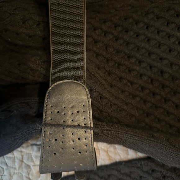 Guess Sweater - Picture 3 of 4